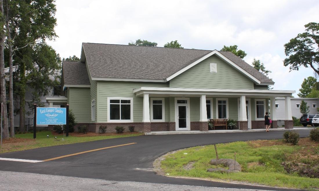 entrance of east cooper smiles in mount pleasant sc